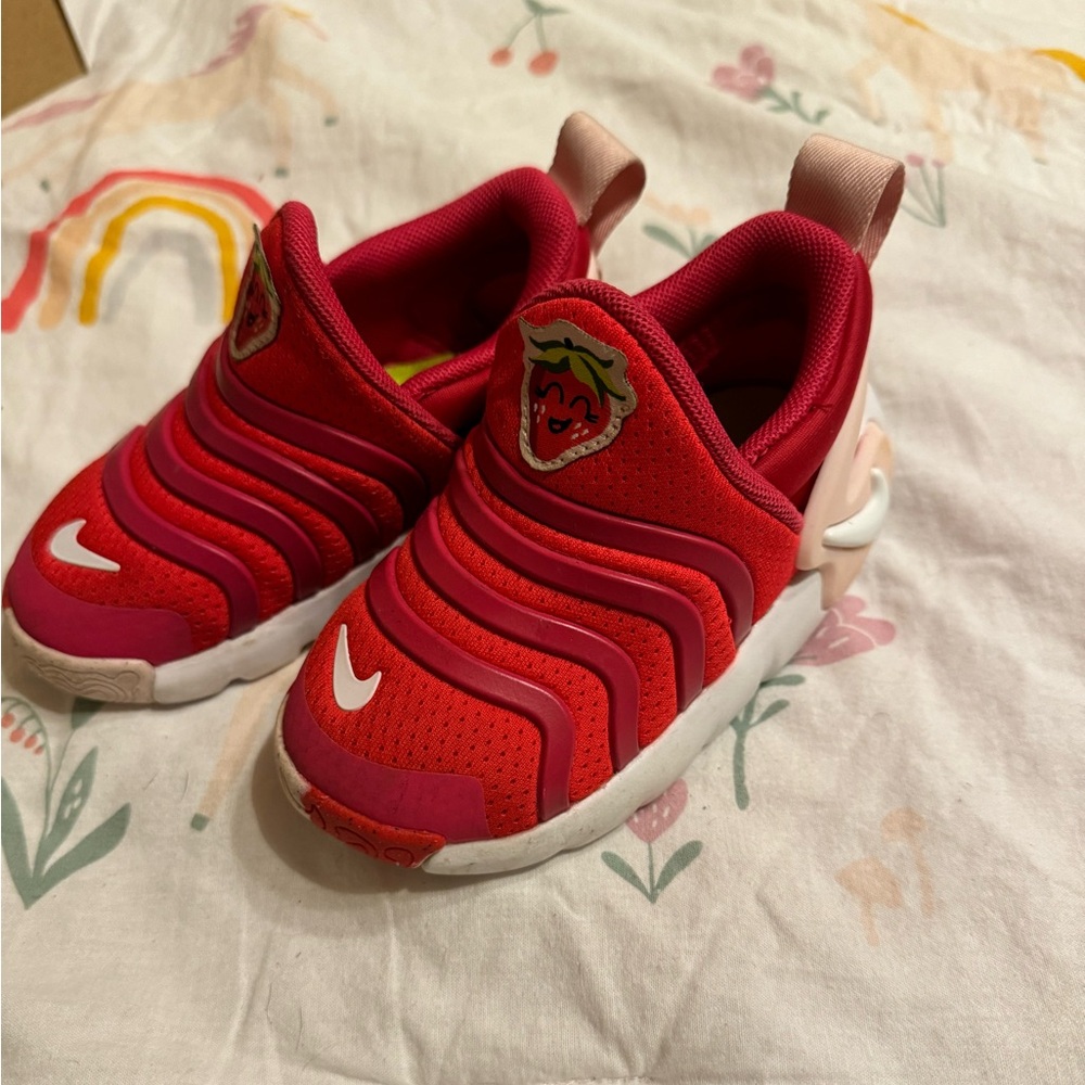 Nike dynamo toddler size 7